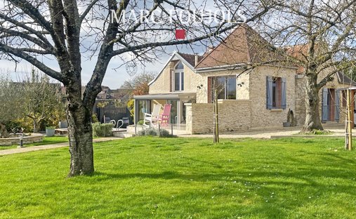 House in Senlis, Hauts-de-France, France 1