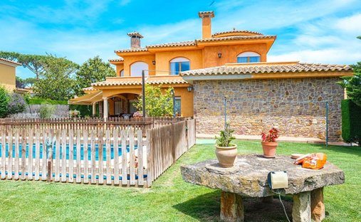 Villa in Mont-ras, Katalonien, Spanien 1
