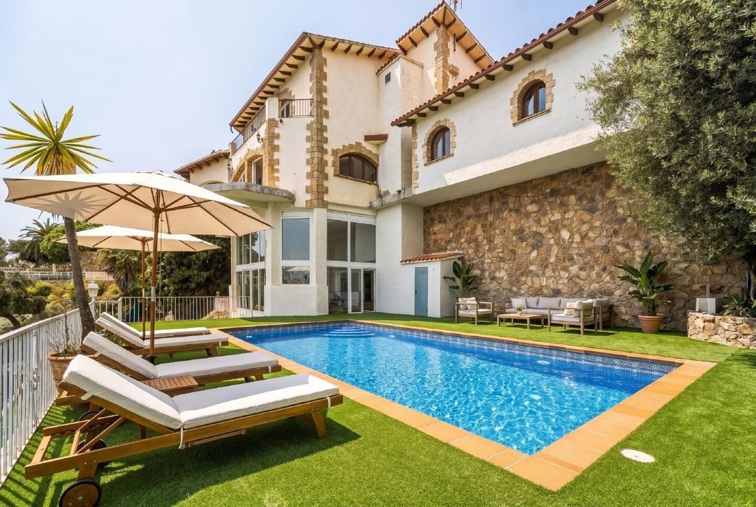 Villa in Lloret de Mar, Catalonia, Spain 2 - 18047270