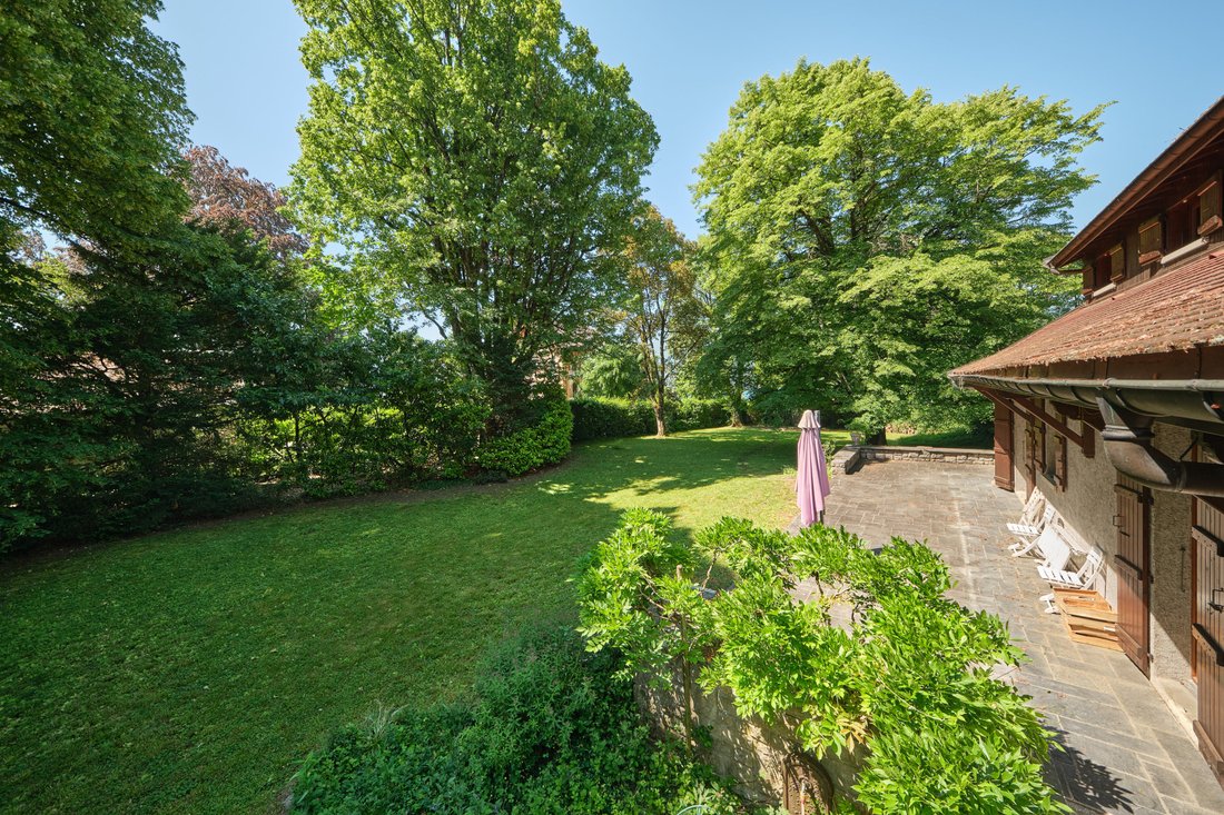 Estate in Menthon-Saint-Bernard, Auvergne-Rhône-Alpes, France 3 - 18047088