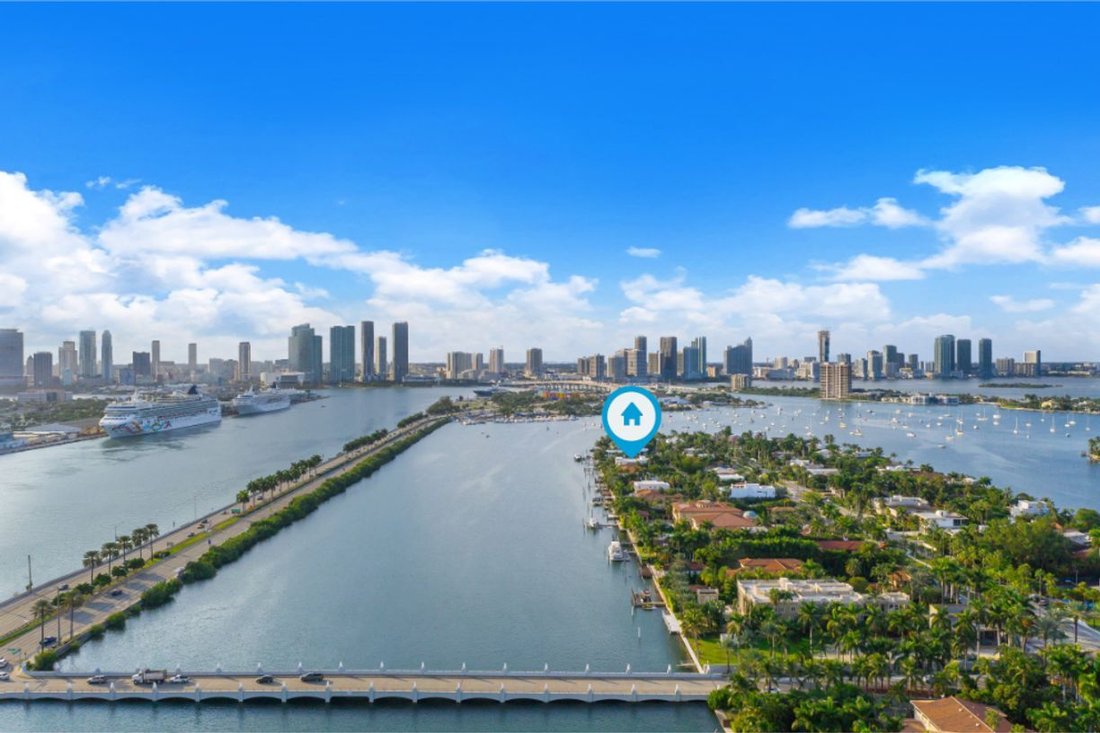 Miami Beach, Florida, United States 4 - 18039616