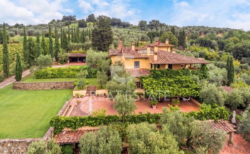 Estate in Poggio a Caiano, Tuscany, Italy 1