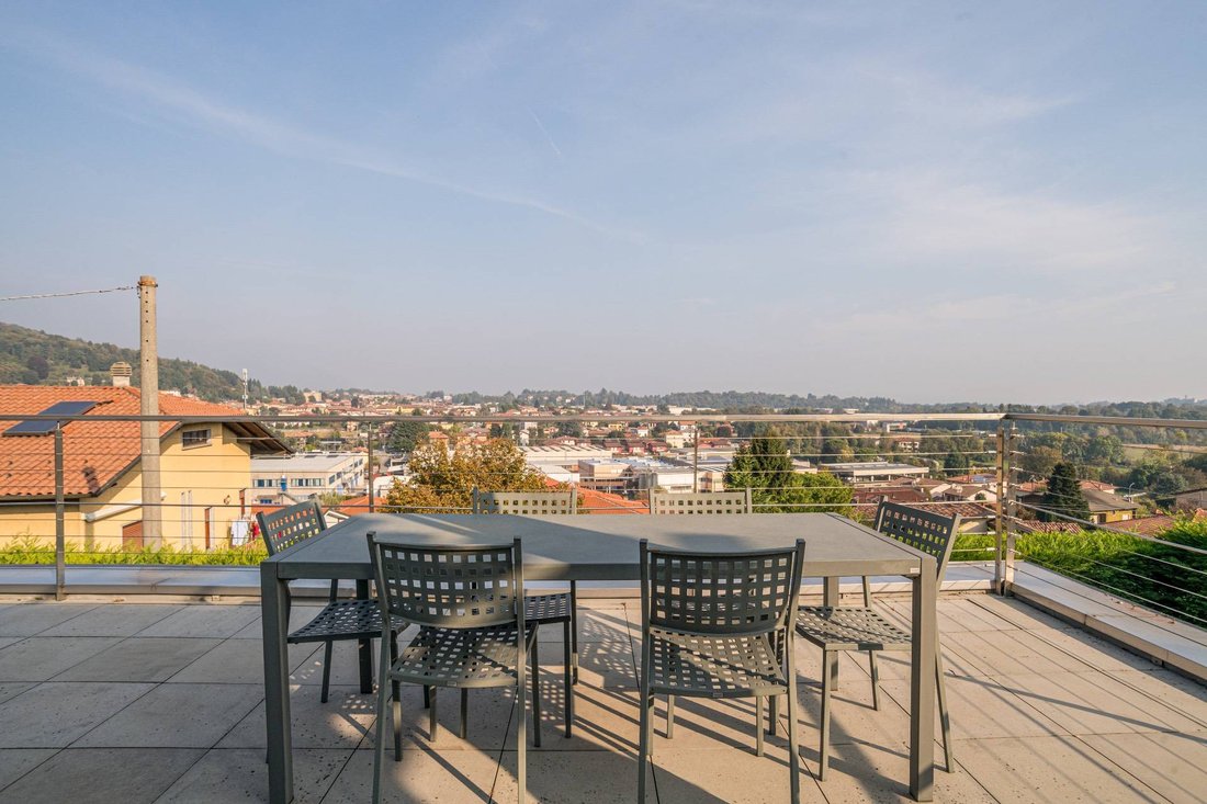 Villa in Albese con Cassano, Lombardy, Italy 4 - 18049277