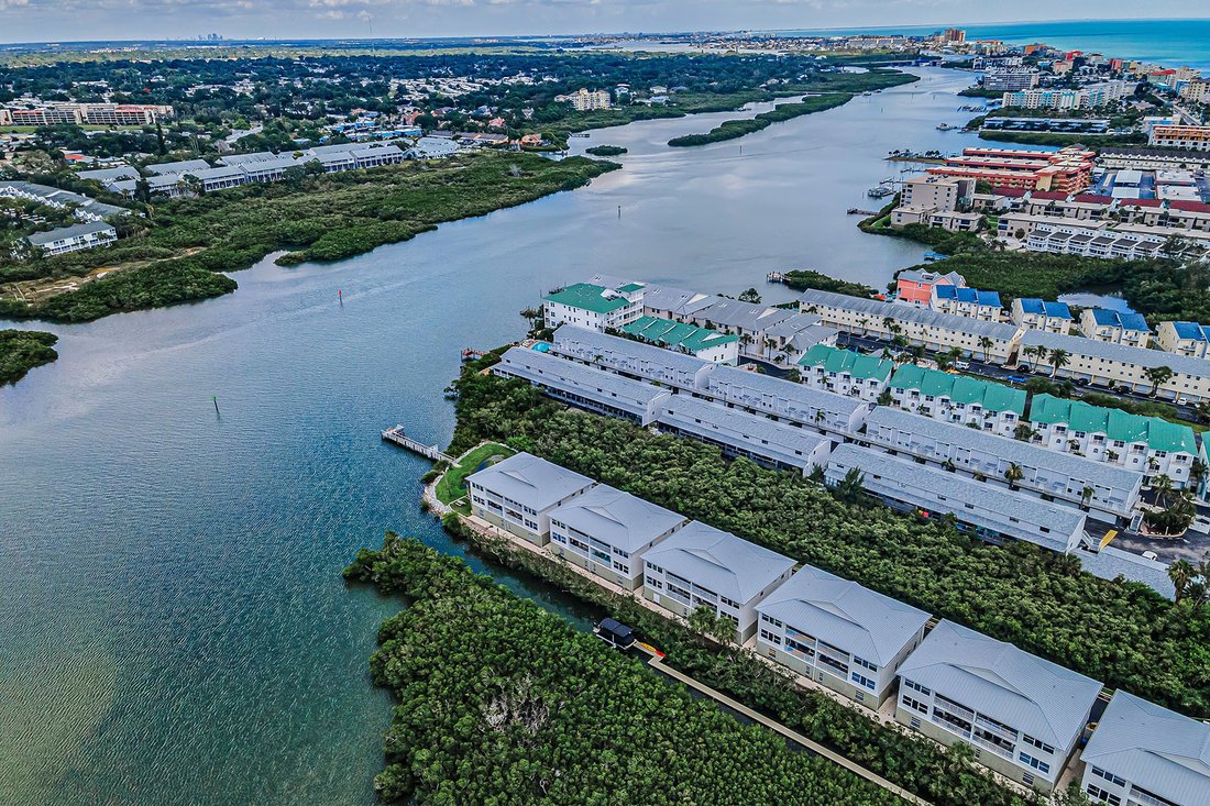Condo in Indian Shores, Florida, United States 1 - 18045621