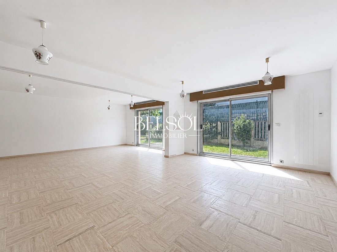 House in Sucy-en-Brie, Ile-de-France, France 2 - 18043494