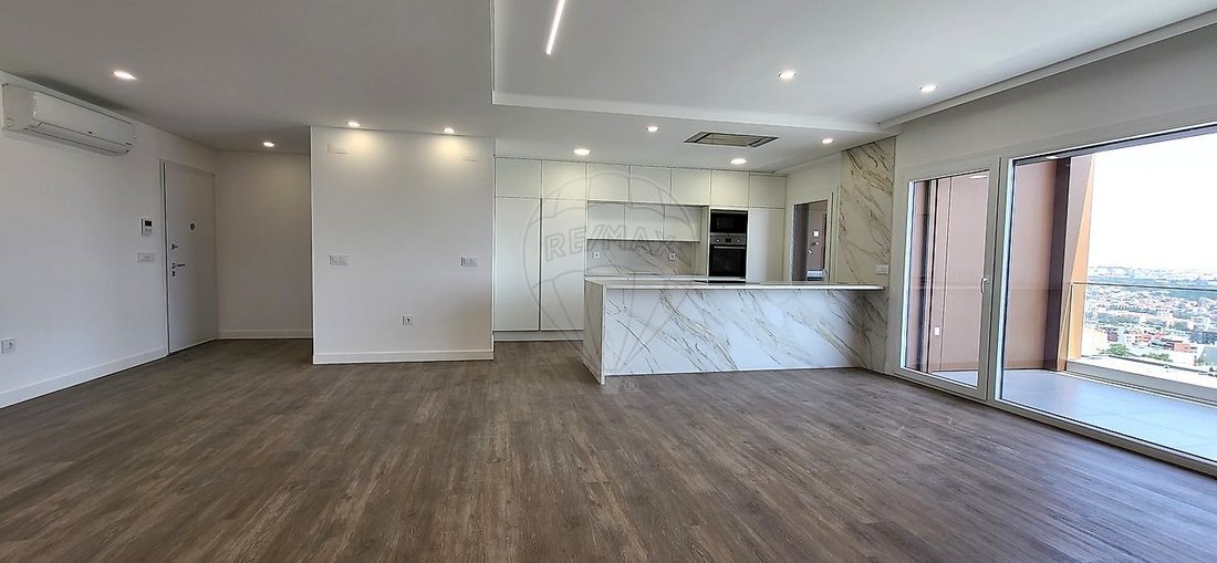 Apartment in Odivelas, Lisbon, Portugal 3 - 18038141