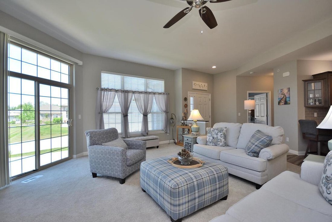 Condo in Brookfield, Wisconsin, United States 3 - 18041727