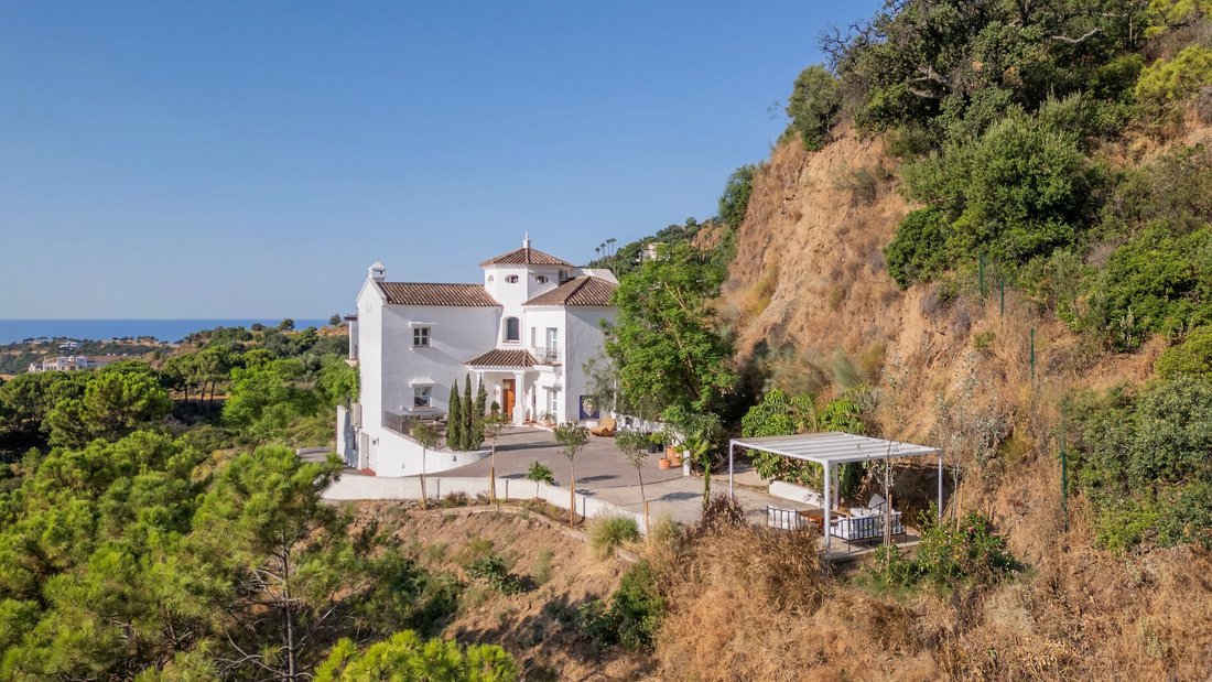 Villa in Marbella, Andalusia, Spain 4 - 18044506