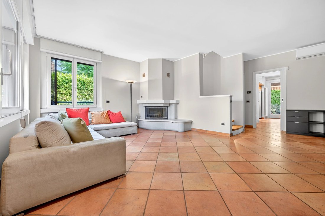 Villa in Arese, Lombardy, Italy 3 - 18046644