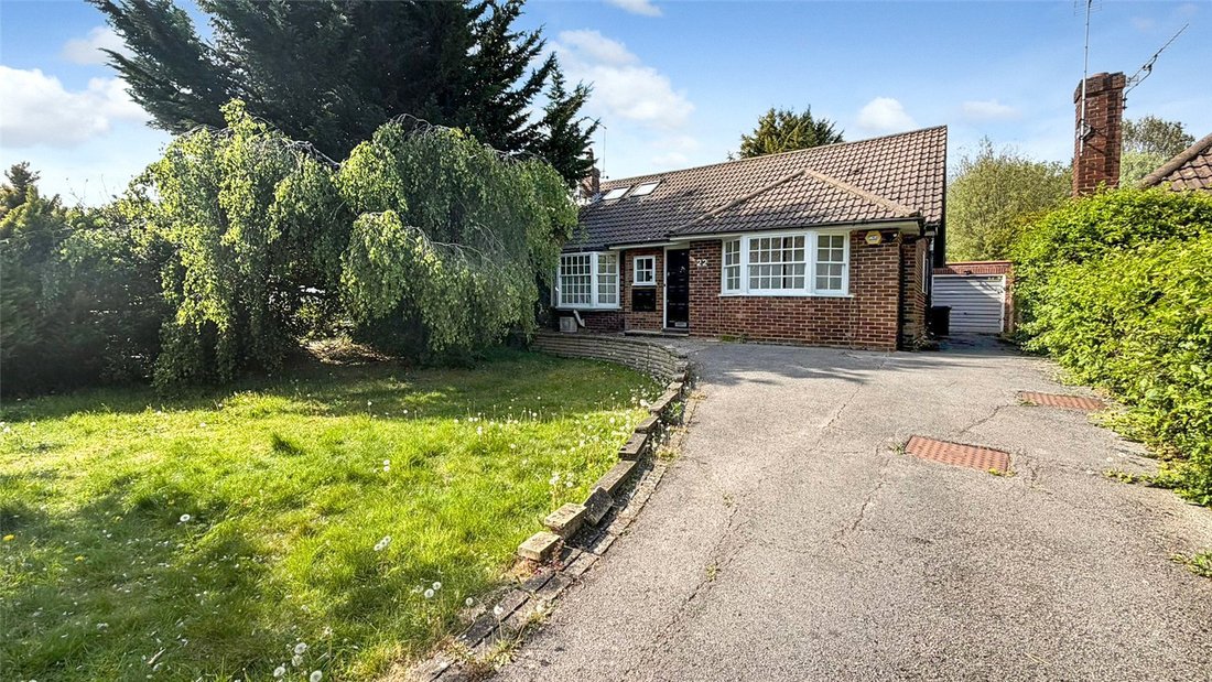 House in Ferney Hill, Enfield, England 1 - 18040308