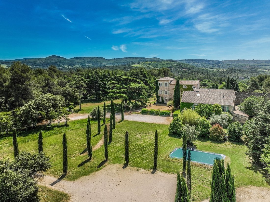 House in Bonnieux, Provence-Alpes-Côte d'Azur, France 1 - 12802712