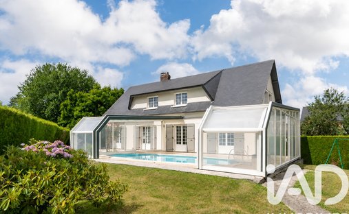 House in Est, Bonsecours, France 1