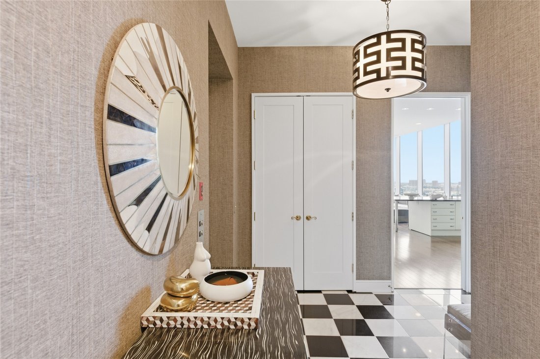 Condo in Houston, Texas, United States 5 - 18045396