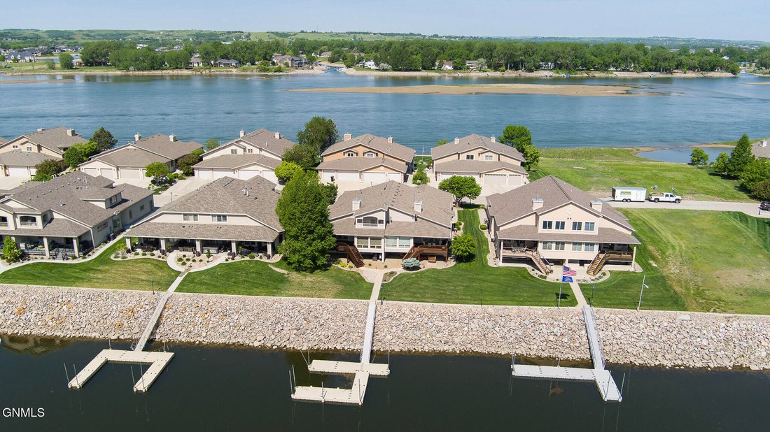 Townhouse in Bismarck, North Dakota, United States 1 - 18043242