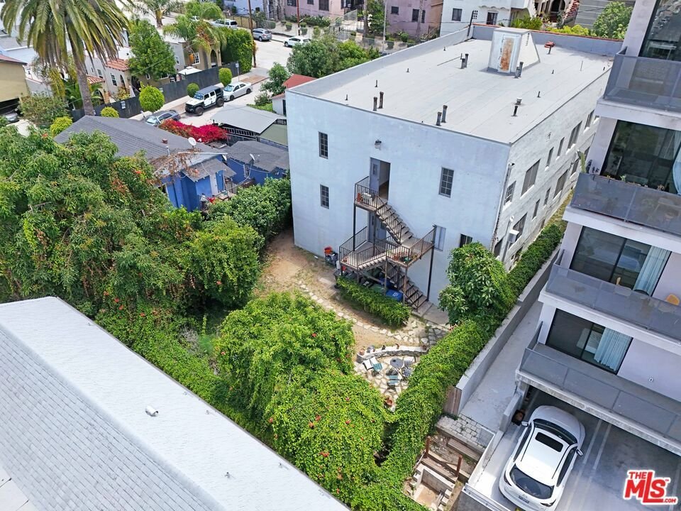 Los Angeles, California, United States 5 - 18040375