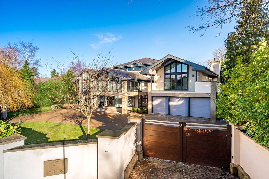 House in Wilmslow, England 1 - 18038595