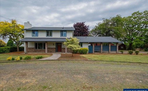 House in Junction City, Oregon, United States 1