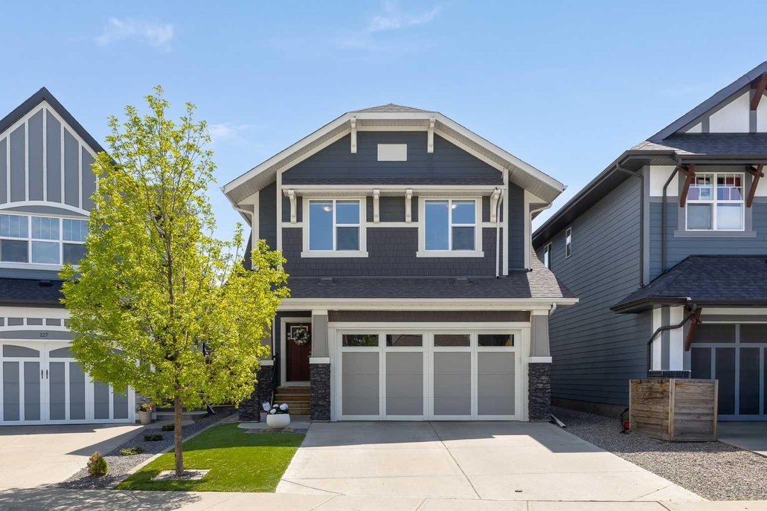 House in Calgary, Alberta, Canada 1 - 18048835