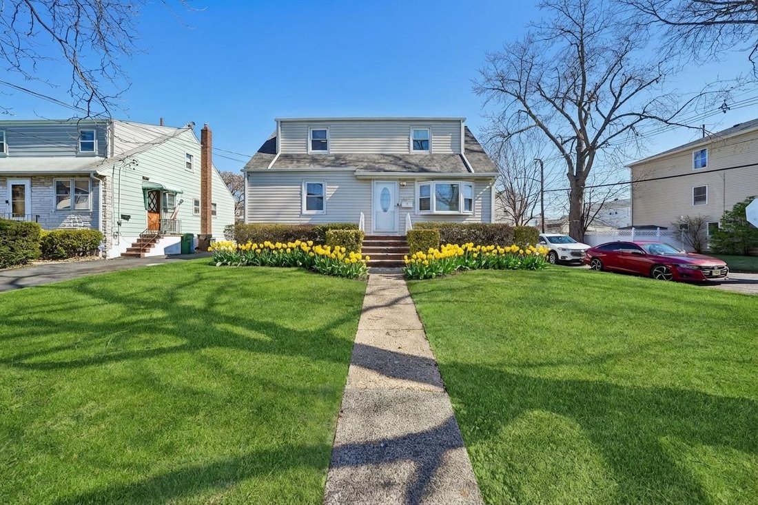 House in Linden, New Jersey, United States 1 - 18038147