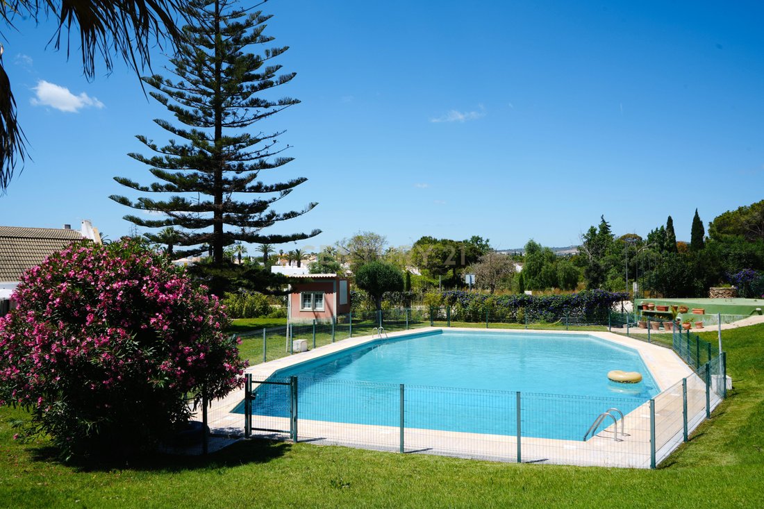 Villa in Vilamoura, Quarteira, Algarve 2 - 18048740