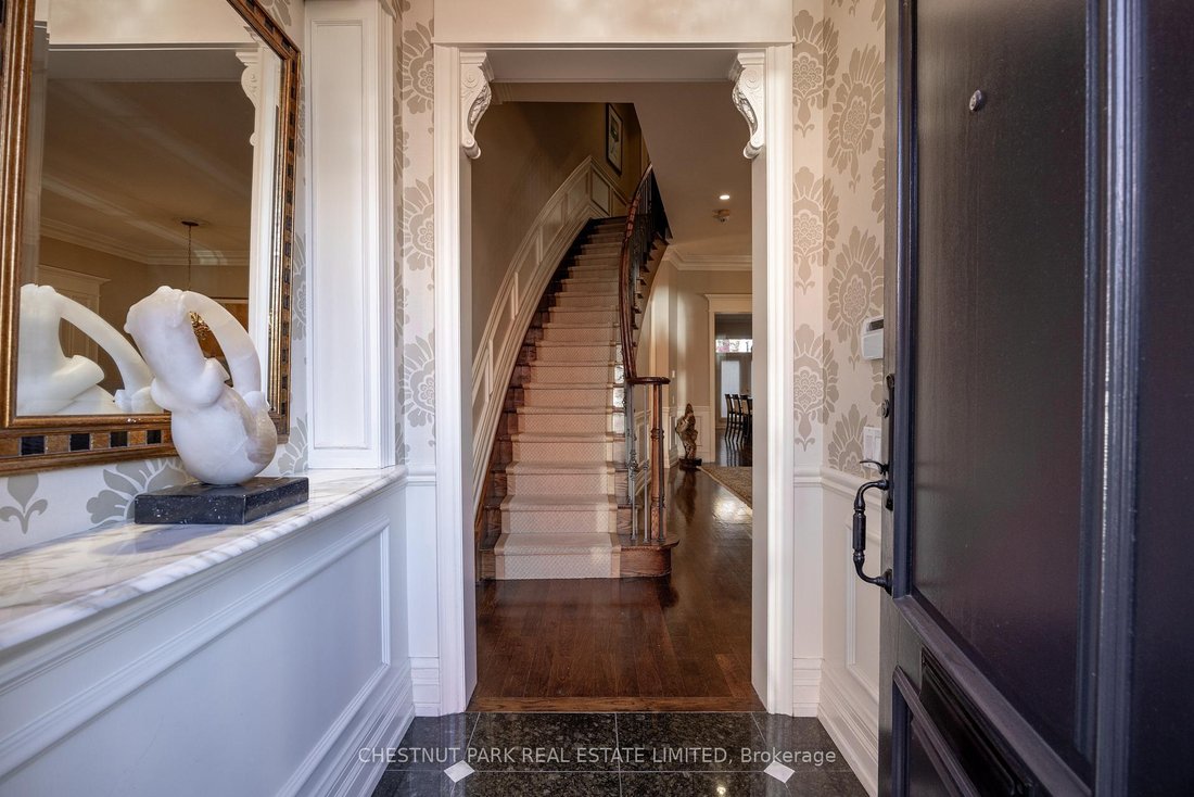 Villa in Toronto, Ontario, Canada 2 - 18045199