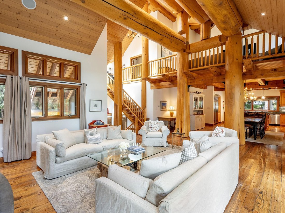 House in Whistler, British Columbia, Canada 4 - 18049476
