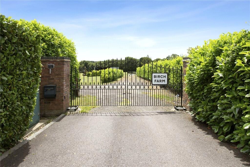 House in Hertfordshire, England 1 - 18040305