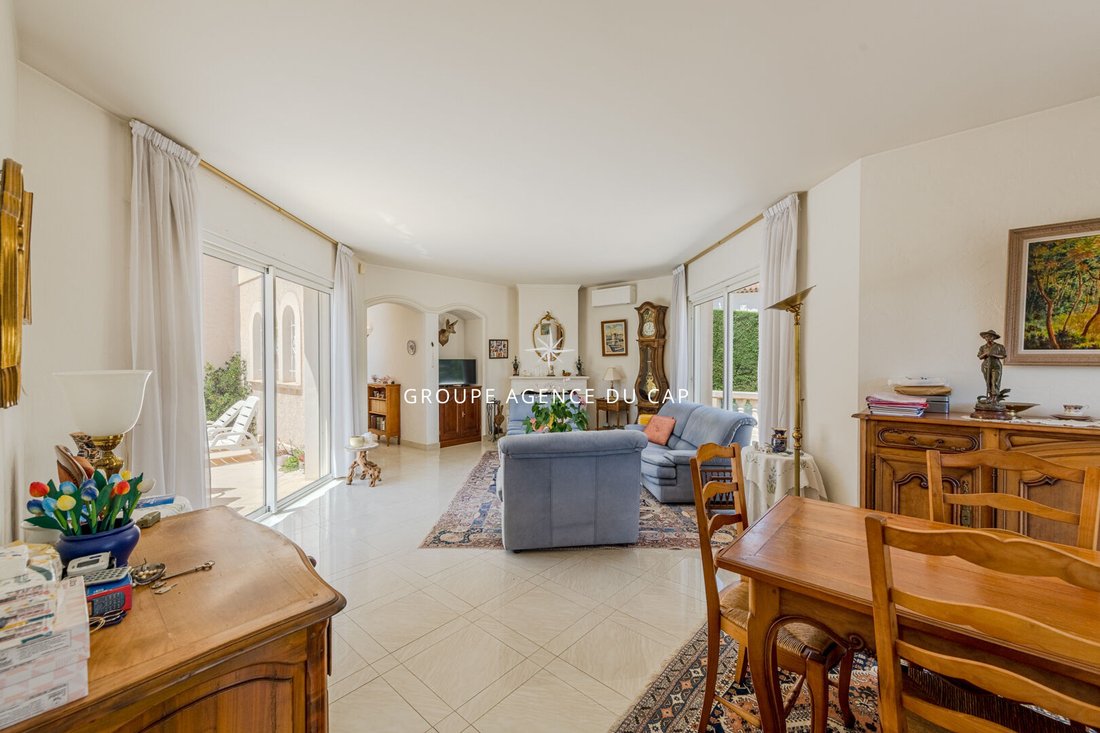 Villa in Aiguebonne, Saint-Raphaël, France 5 - 18048945