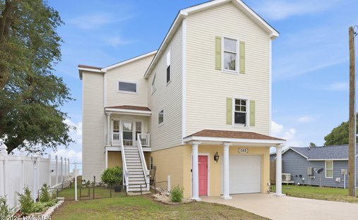 House in Broad Creek, North Carolina, United States 1