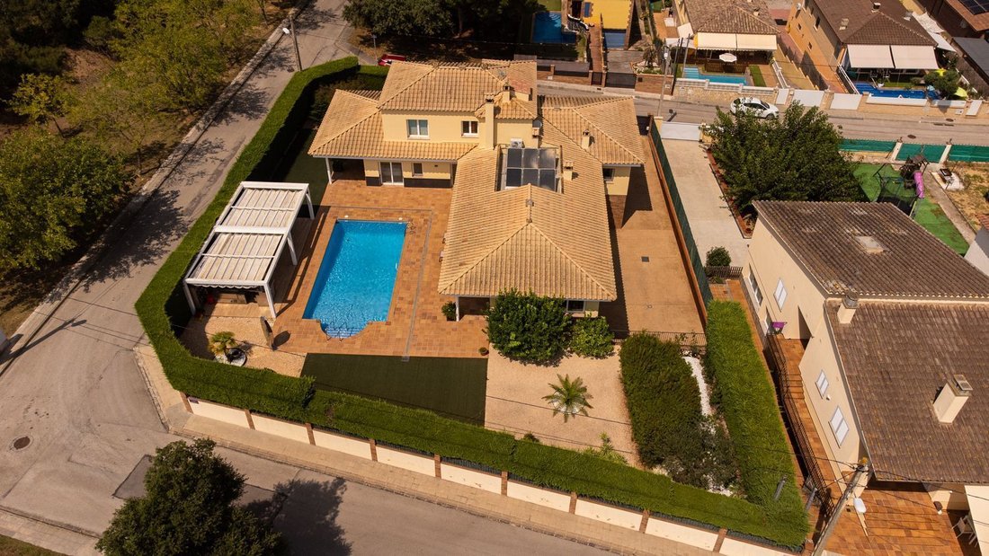 Villa in Llagostera, Catalonia, Spain 2 - 18046941