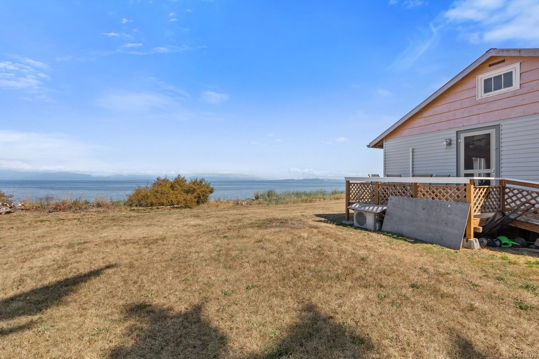 House in Comox, British Columbia, Canada 3 - 18042606