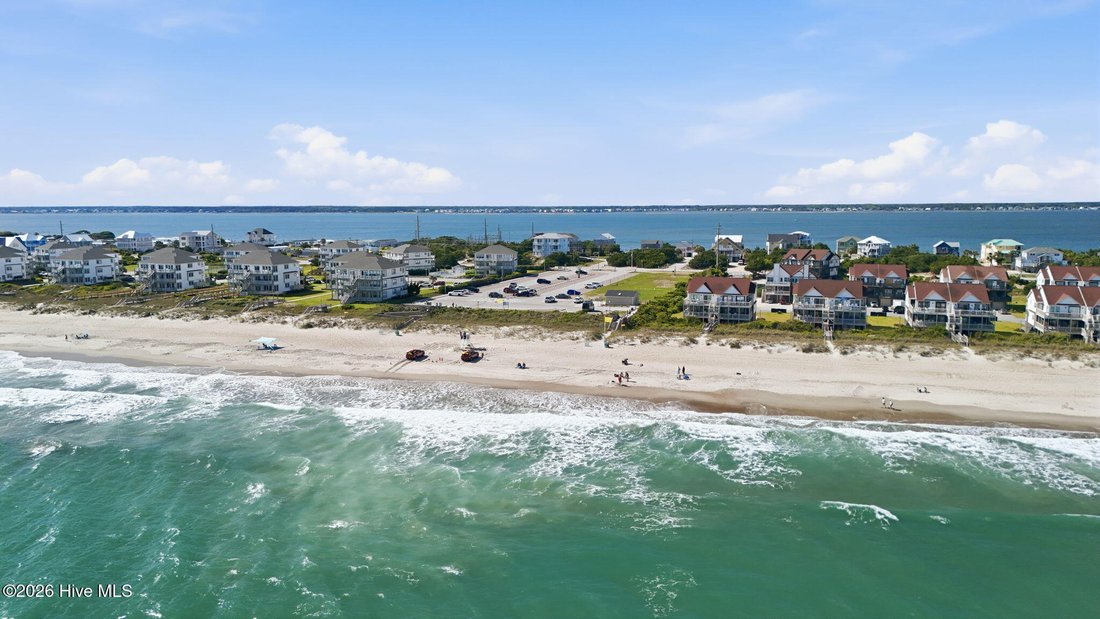 Condo in Emerald Isle, North Carolina, United States 3 - 18047555
