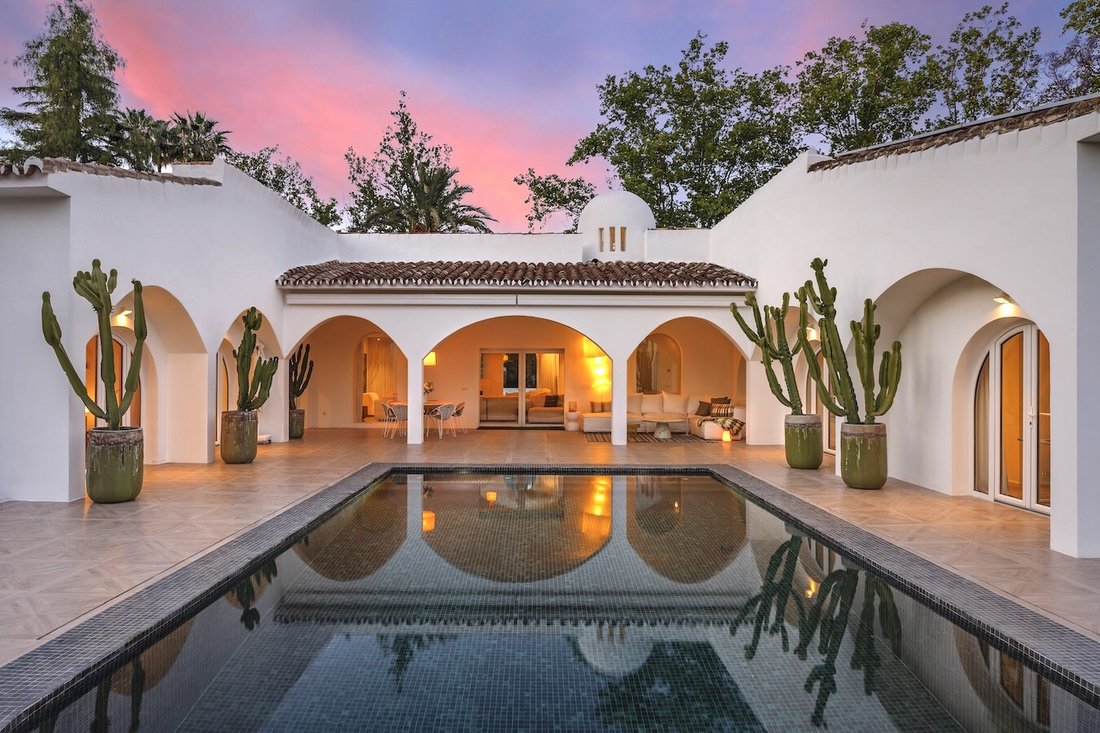 Villa in Marbella, Andalusia, Spain 1 - 18044543