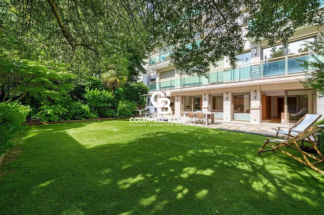 House in Saint James-Général Koenig, Neuilly-sur-Seine, France 1 - 18042749