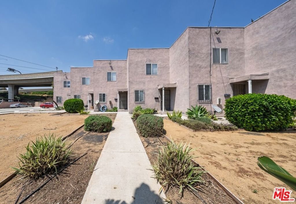 Los Angeles, California, United States 1 - 18040345