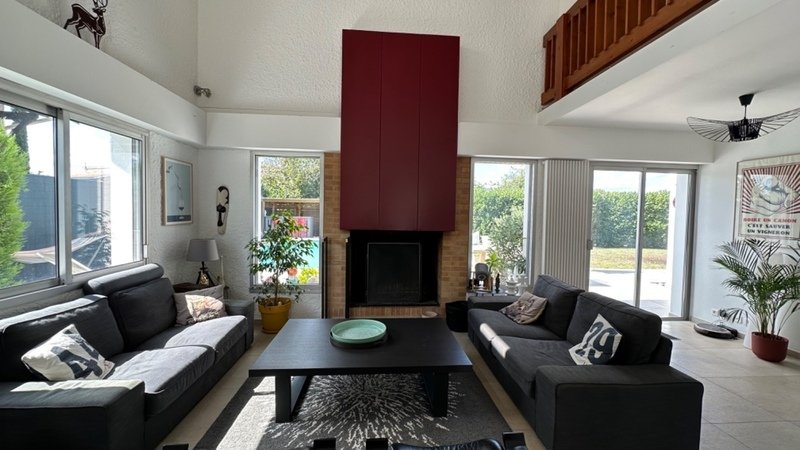Villa in Cap de Bos, Pessac, France 2 - 18038245