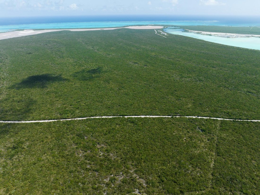 Land in Lorimers, Caicos Islands, Turks and Caicos Islands 2 - 18048822