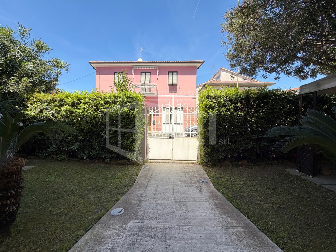 Villa in Historic Center, Livorno, Tuscany 5 - 18036236