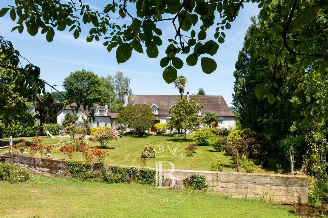 House in Morlaas, Nouvelle-Aquitaine, France 2 - 17810706
