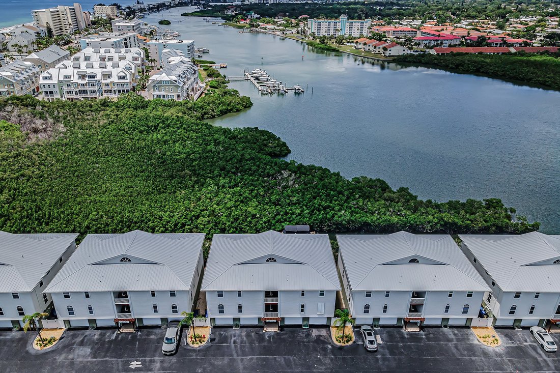 Condo in Indian Shores, Florida, United States 3 - 18045621