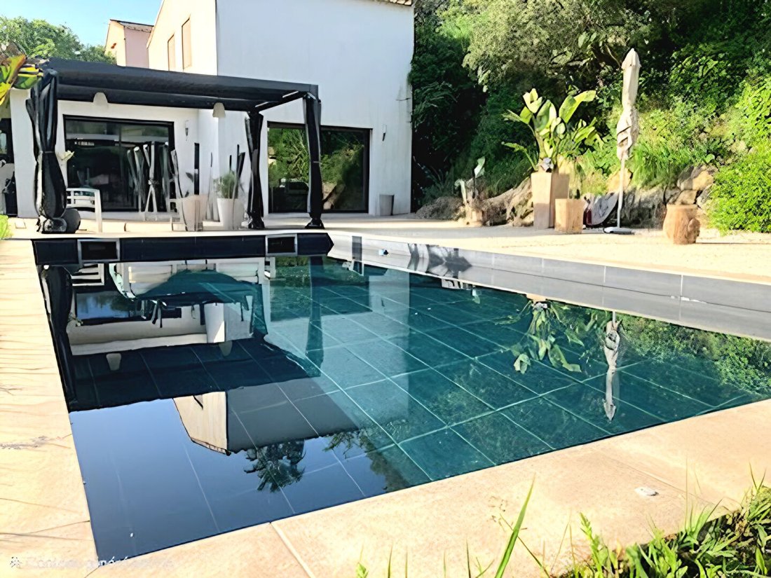 Villa in Nord, Sanary-sur-Mer, France 1 - 18039033
