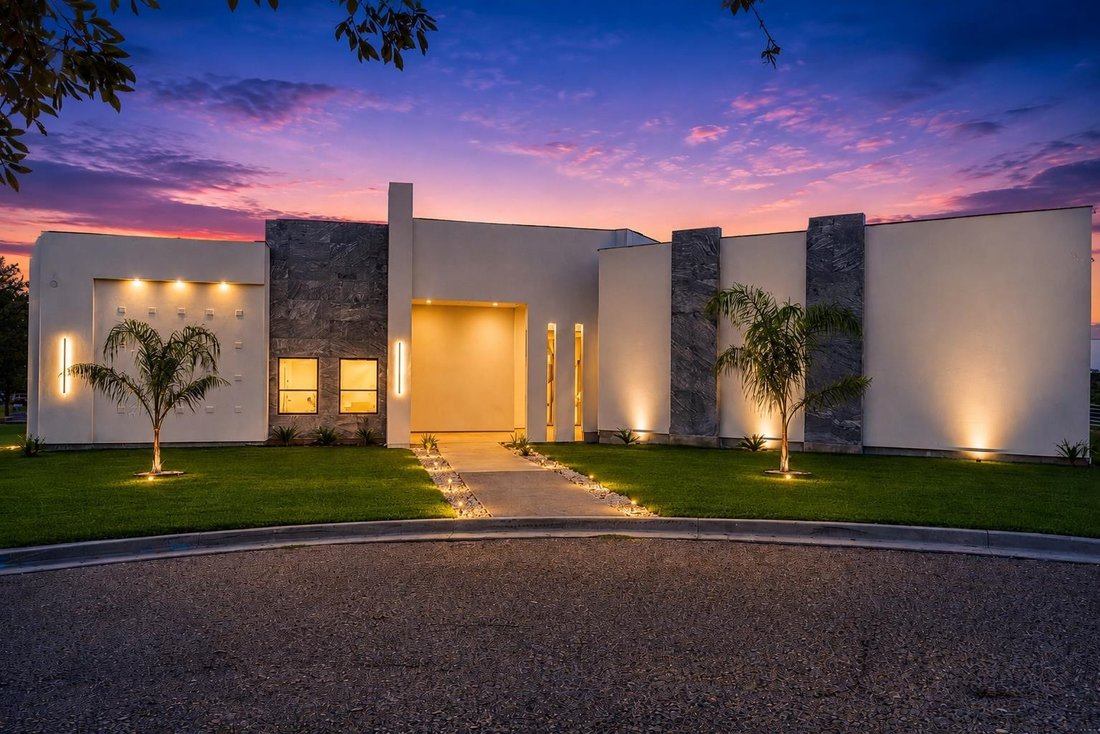 House in Laredo, Texas, United States 2 - 18045337
