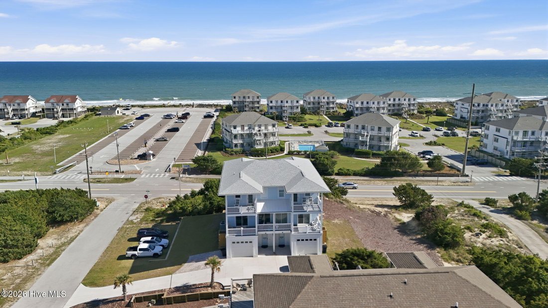 Condo in Emerald Isle, North Carolina, United States 2 - 18047555
