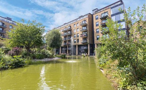 Apartment in Rotherhithe, Southwark, England 1