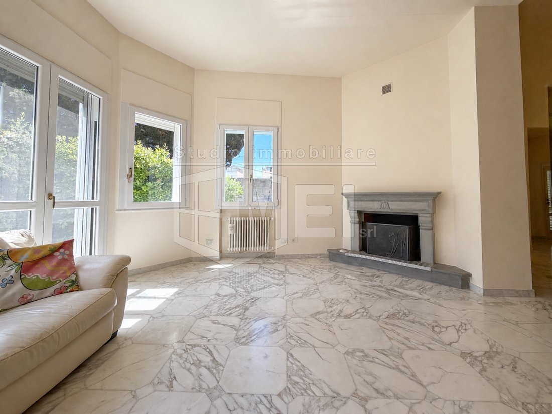 Villa in Historic Center, Livorno, Tuscany 3 - 18036236