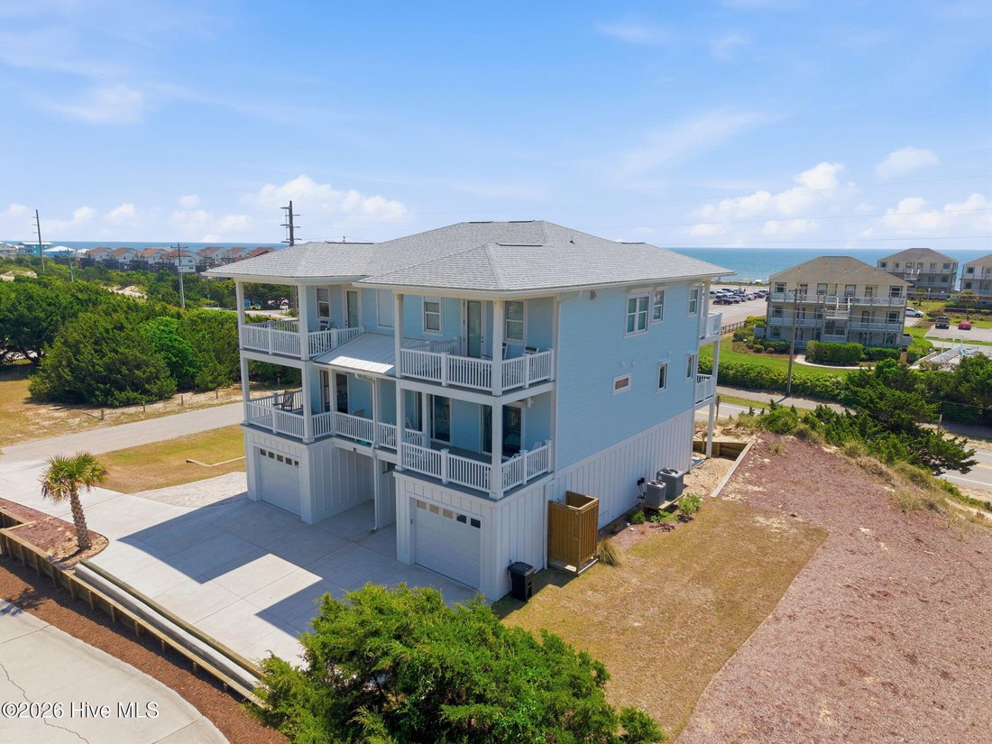 Condo in Emerald Isle, North Carolina, United States 2 - 18047563