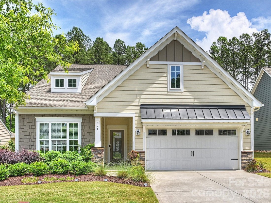 House in Mount Holly, North Carolina, United States 1 - 18042973