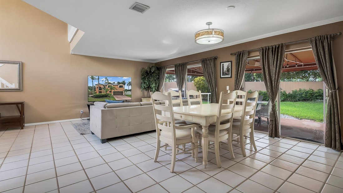 House in Pembroke Pines, Florida, United States 5 - 18040830