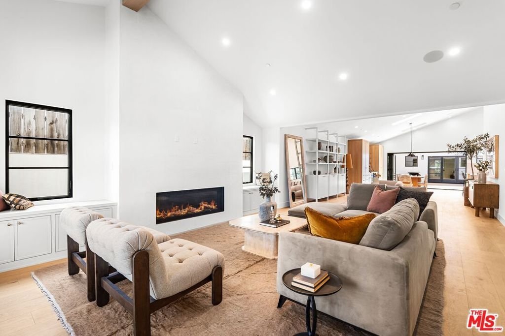 House in Los Angeles, California, United States 4 - 18040296
