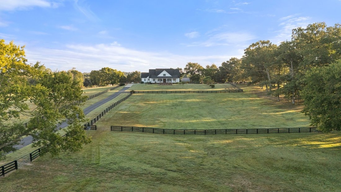 House in Springfield, Tennessee, United States 4 - 18049951